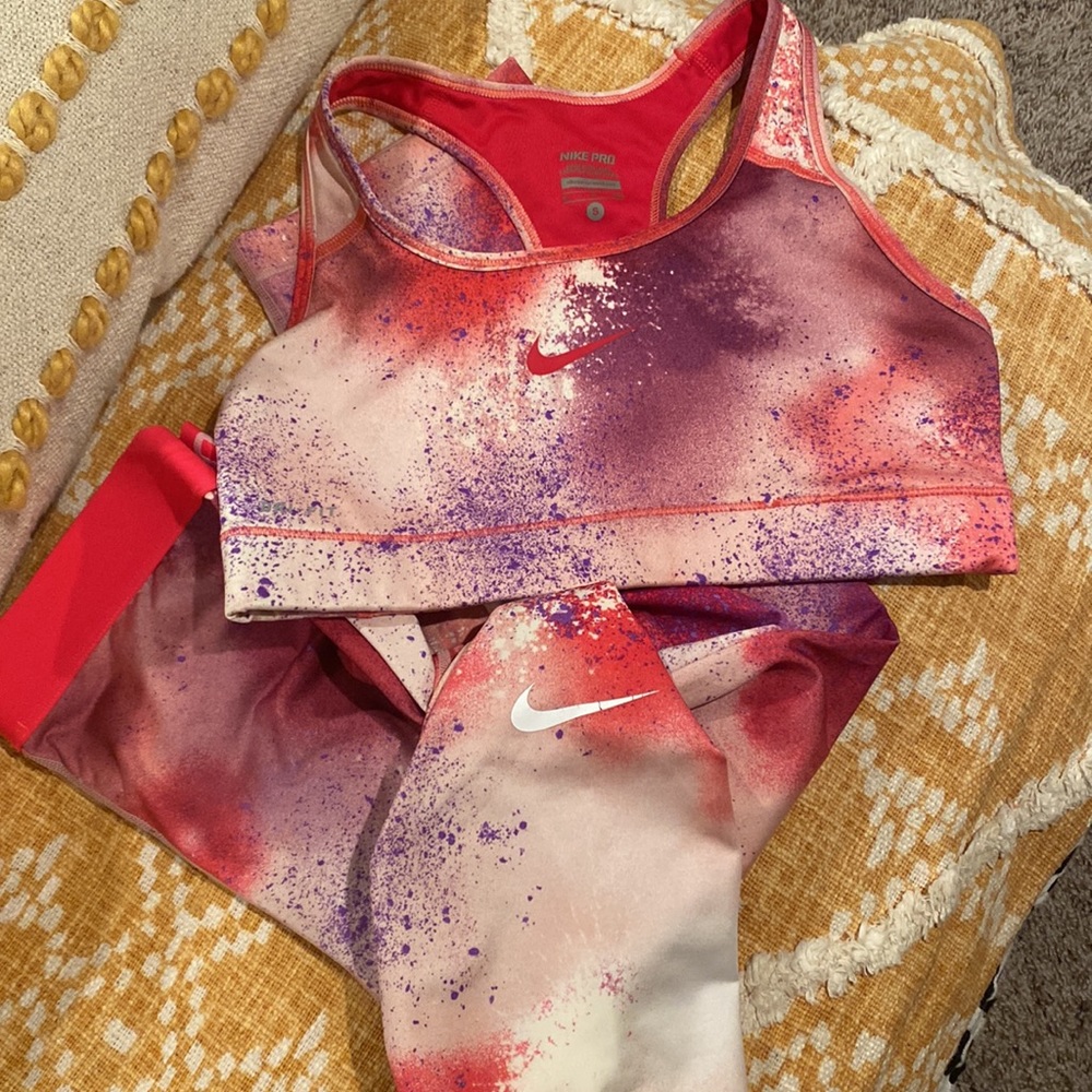 Nike Capris Sz M and Sports Bra Sz S and M tank - Picture 2 of 9